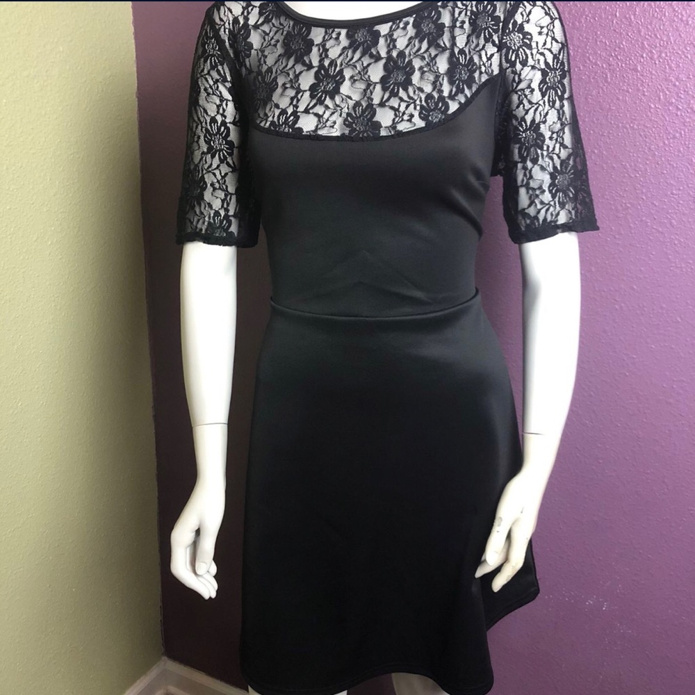 Women’s Plus Size Black Lace Dress